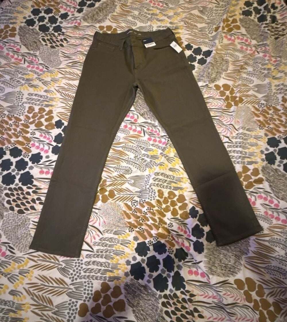 Old Navy Slim Built-In Flex Pants in Olive Green